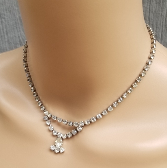 1930s ART DECO STYLE SILVERTONE CHAIN & WHITE RHINESTONE NECKLACE - Picture 2 of 6